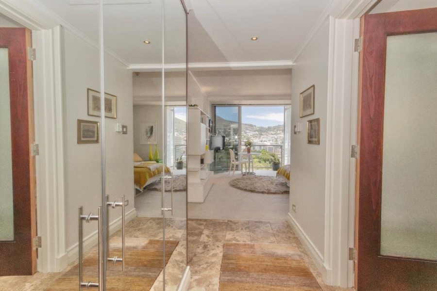 1 Bedroom Property for Sale in Cape Town City Centre Western Cape
